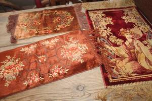 lot 2200 image: Misc. Sized Tapestries Vintage