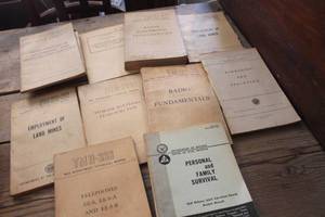 lot 2209 image: Vintage Radio Manuals and More
