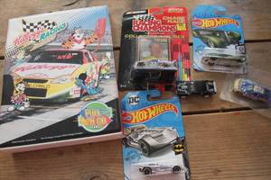 lot 2213 image: Nascar Hot Wheels, Carrying Case & More