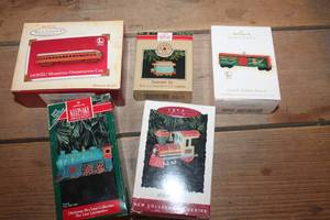 lot 2236 image: NIP Hallmark Train Ornaments