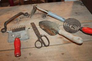 lot 2255 image: Garden Tools and More