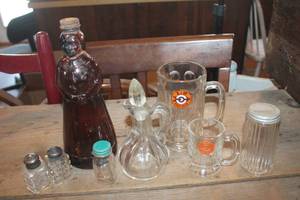 lot 2262 image: Vintage Jars, A&W Root Beer Mugs and More