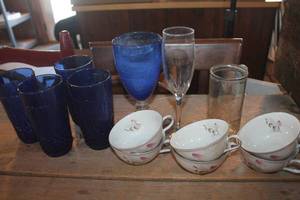 lot 2271 image: Vtg. Avon Royal Sapphire Cobalt Blue Tumblers & More