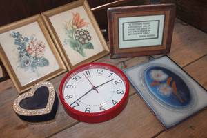 lot 2288 image: Vintage Flower Pictures and More