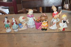 lot 2311 image: Antique Figurines
