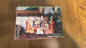 lot 8 image: Kirklands Ceramic Nativity Set 10 Figurines and Base