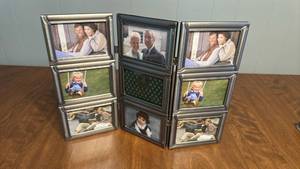 lot 20 image: Multi-Panel Folding Photo Frame Collage