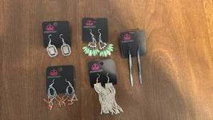 lot 41 image: Paparazzi Fashion Earrings Set of 5