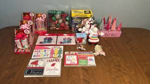 lot 52 image: Christmas Holiday Decoration & Decor Bundle