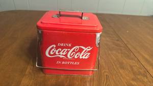 lot 57 image: Coca-Cola Mini Cooler Style Tin Box