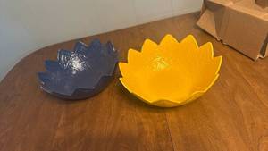 lot 103 image: Lotus-Shaped Decorative Bowls 2-Piece Set Navy Blue Yellow