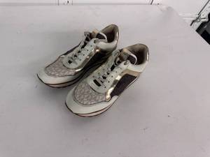 lot 164 image: Womens Lace-up Sneakers with Metallic Accents Pair Size 10 women��s