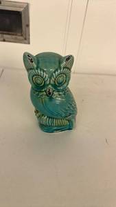 lot 173 image: Turquoise Owl Figurine Decorative Accent
