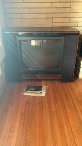 lot 901 image: Vintage Zenith 27 inch Console Television with Wood Cabinet and Built-in Speakers