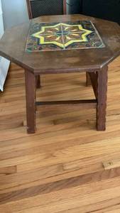 lot 910 image: Octagonal Side Table with Decorative Tile Inlay 18X22