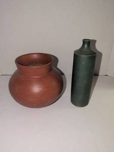 lot 1014 image: Two Ceramic Vessels Red Bowl and Green Bottle