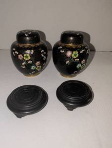 lot 1020 image: Asian pair of Black Cloisonne metal Ginger Jars with Floral Inlay and Lids 5.5
