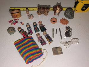 lot 1026 image: Miniatures from around the world