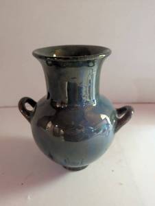 lot 1029 image: Ceramic Vessel with Handles and Glaze Decoration