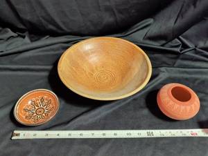 lot 1038 image: 3 Piece Pottery Lot Bowl Dish Vessel Incised Decoration