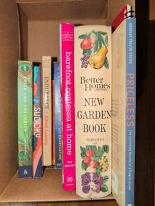 lot 1057 image: Lot of books Better Homes Garden, Barefoot Contessa, Bradbury, More