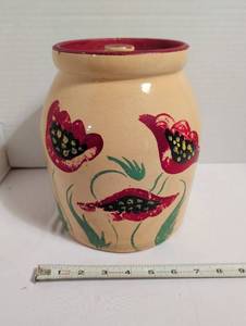 lot 1067 image: Ceramic Covered crock Jar with Poppy Flower Decoration Red Interior 9