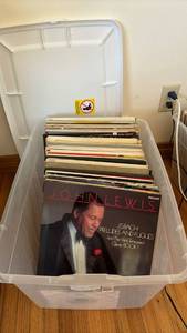 lot 1105 image: Lot of vinyl records approximately 25-30 LPs classical music and soundtracks