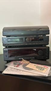 lot 1118 image: Sony Audio Control Center Stereo System 3-Piece with Turntable with remote