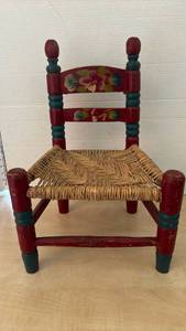 lot 1125 image: Small Painted Wood Ladder-Back Chair with Woven Rush Seat approx 18 in Tall