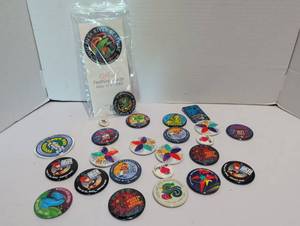 lot 1217 image: Riverfest buttons and patch