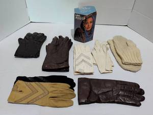 lot 1227 image: Toles Pull-Up, and Gloves Lot 5 Pairs Mixed Colors Sizes. 3 single gloves as well