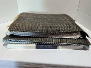 lot 1235 image: Placemats Assorted Colors