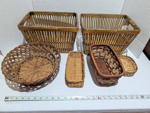 lot 1253 image: Woven Basket Lot 6 Pieces Mixed Styles and Sizes