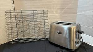 lot 1316 image: Oster 2-Slice Toaster with Sink grids