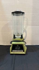 lot 1319 image: Waring Push Button Blender Solid State