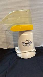 lot 1321 image: Presto Poplite Hot Air Popper