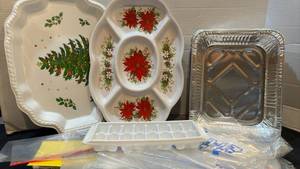 lot 1328 image: Holiday Disposable Serving Trays and Food Containers Lot