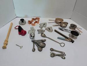 lot 1336 image: Vintage Kitchen Gadget Lot - Cookie Cutters, Measuring Cups, Tongs, Utensils