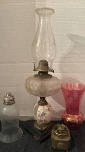 lot 1402 image: Oil Lamp and Glass Lot - Lamp approx 18in, Cranberry Vases, Frosted Shades, Brass Burner