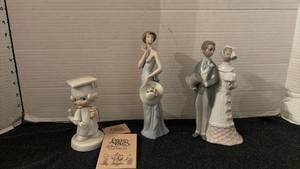 lot 1403 image: Precious Moments Last Forever, and two other figurines