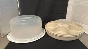 lot 1415 image: Plastic Food Storage Containers with Lids 2-Piece Set