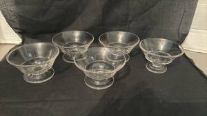 lot 1417 image: Set of 6 Clear Glass Footed Dessert Bowls
