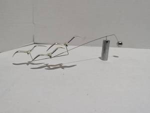 lot 1515 image: Bird balancing desk sculpture