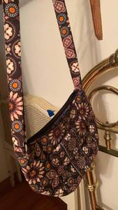 lot 1622 image: Vera Bradley Floral Print Shoulder Bag  9X11
