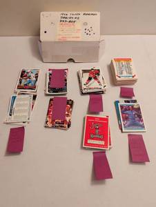 lot 1705 image: 1995 Topps Baseball Series 2 397-825 Card Lot and more