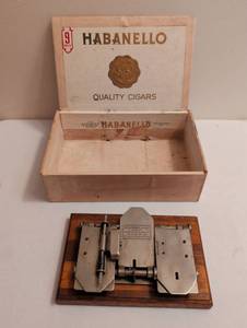 lot 1714 image: Craig Splicer in Cigar Habanello Box