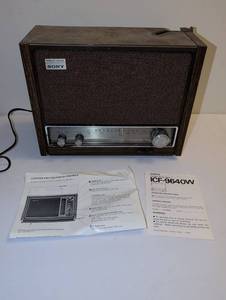 lot 1718 image: Sony ICF-9640W FMAM 2 Band Radio