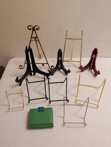 lot 1719 image: Lot of 10 Display Easels Stands Assorted Colors Sizes