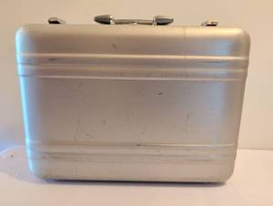 lot 1747 image: Halliburton case