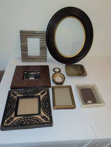 lot 1748 image: Lot of 8 Decorative Picture Frames Various Sizes and Styles
